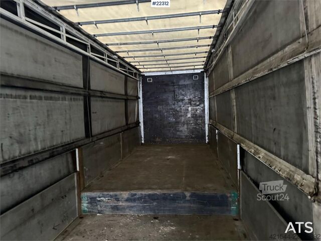  Tyllis Jumbo curtain side semi-trailer