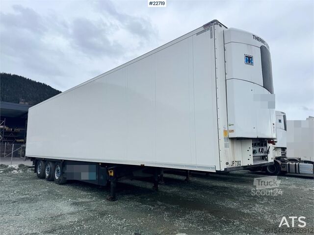  Schmitz SKO 24 refrigerated box semi-trailer with freezer