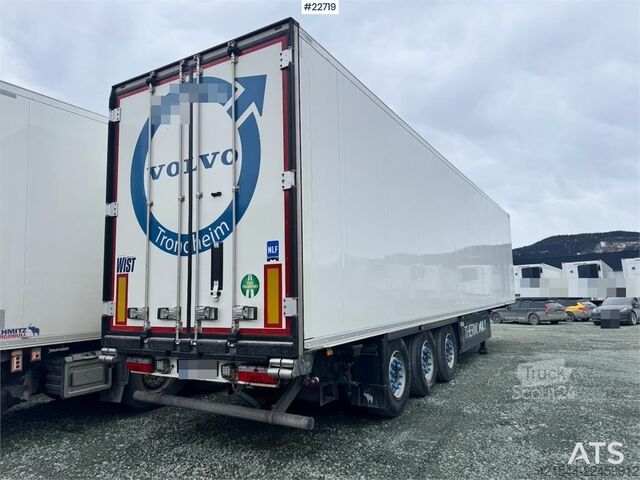 Schmitz SKO 24 refrigerated box semi-trailer with freezer