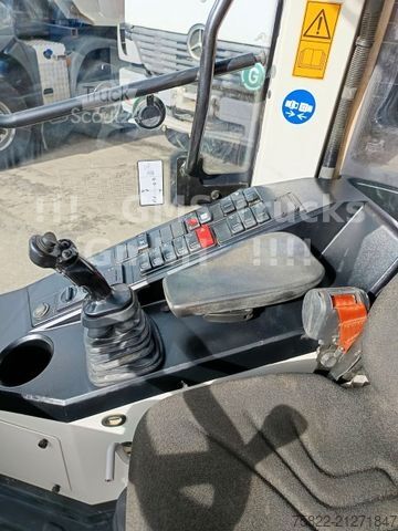 Mobile excavator LIEBHERR 504C / SW / Gabel + Schaufel / Wenig Stunden