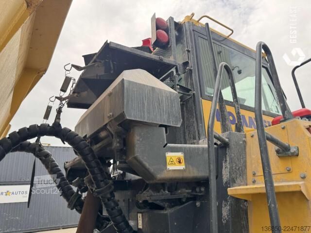 Mafsallı damperli kamyon Komatsu HM300-5E0