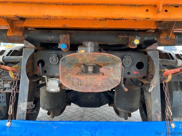 Three-sided tipper truck MAN TGM 13.240 4x4 DoKa|Kipper*Salzstreuer*Kommunal