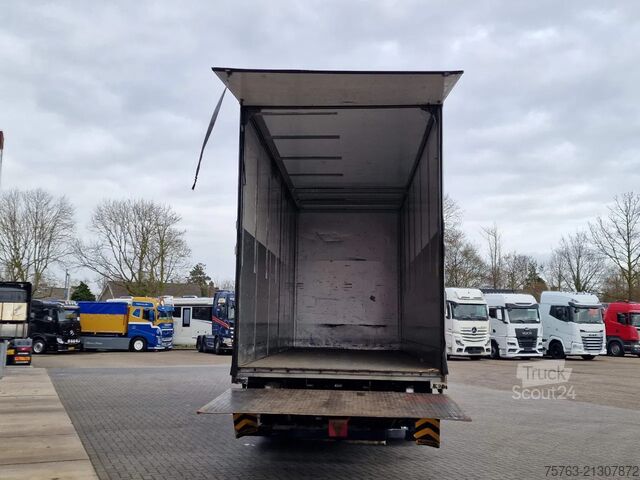 Valise Scania R580 V8 NGS Highline 6x2*4 - Box with sidedoors...