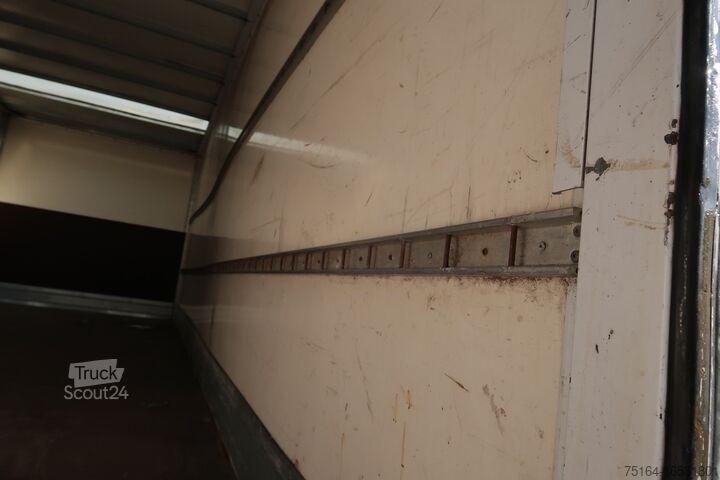 LKW mit Kofferaufbau Mercedes-Benz 1222 L