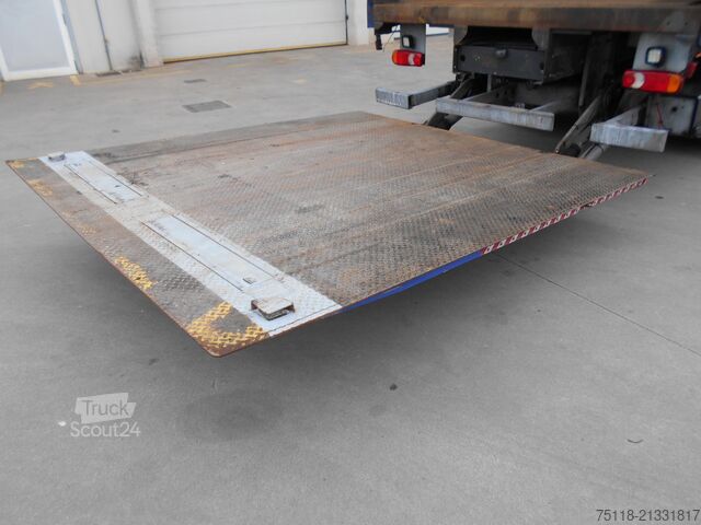 вантажівка з платформою і тентом Iveco Stralis 360 6X2 - Centina + Sponda