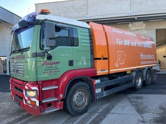 Вантажівка спеціального призначення MAN TGA 26.440 6X2-2 LL, HOCHDRUCK KEHRMASCHINE 300 BAR,  LENK-LIFTACHSE, VOLL-LUFT, E4