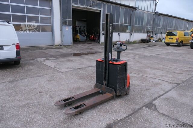 Wózek podnośnikowy ręczny bt SWE 080L Batterie 05/2020