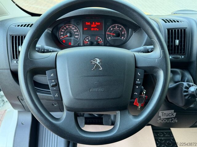 Minibus PEUGEOT Boxer Kombi 333 L2H2 Active Blue-HDi 130 9-Sitze