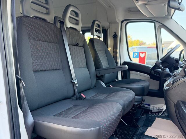 Minibus PEUGEOT Boxer Kombi 333 L2H2 Active Blue-HDi 130 9-Sitze