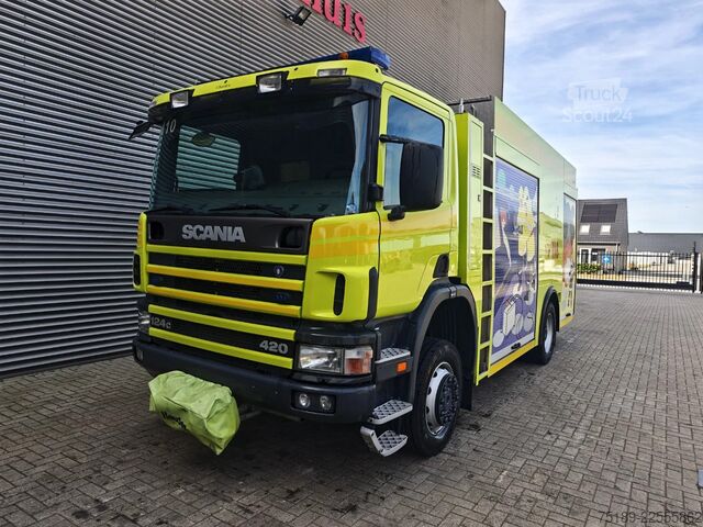 Brandbil Scania P124C 420 4x4 Hauser 2000 Winde Wasserwerfer Li...