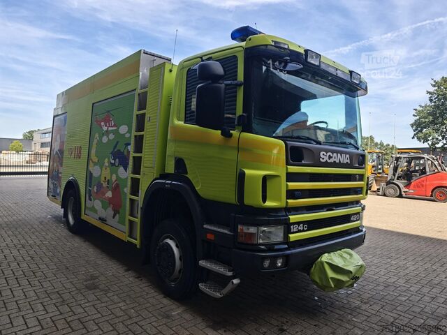 Brandbil Scania P124C 420 4x4 Hauser 2000 Winde Wasserwerfer Li...