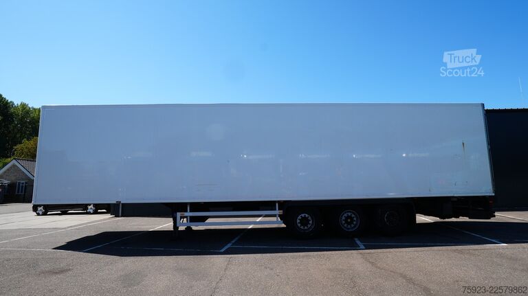 Kyld/fryst transport Chereau 3 Axle frigo trailer Carrier Vector 1800