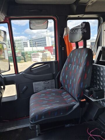Palokuntajärjestelmän sammutusajoneuvo Iveco Magirus Feuerwehr FF75 E  LF 8-6