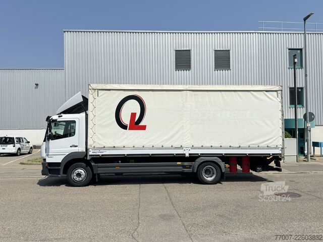 Lastbil med flak, kapell och bakgavellyft Mercedes-Benz Atego 1530L Schiebeplane 7,2m LBW Klima