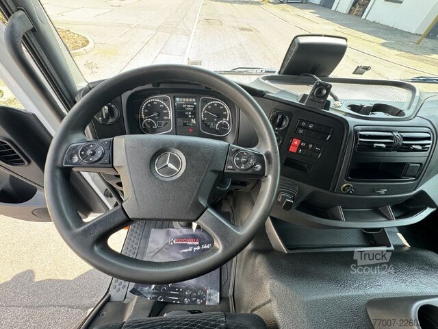 Lastbil med flak, kapell och bakgavellyft Mercedes-Benz Atego 1530L Schiebeplane 7,2m LBW Klima