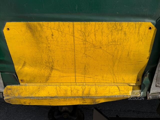 Véhicule utilitaire Schmitz Cargobull 3 Achs Mega Power Curtain TOP Reifen TÜV 09 26