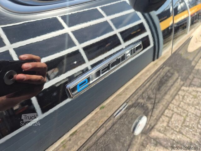 Varebil med dobbeltkabine Mercedes-Benz eVito DC 5 Pers/ Airco/ Camera/ 2X schuifdeur
