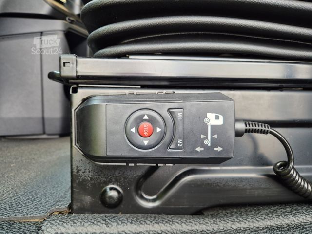 Vakio vetoauto MERCEDES-BENZ Actros 1851 LS Öl-Retarder Standklima Mirror Big