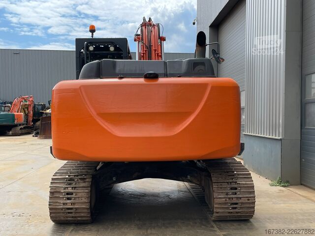 Excavator pe șenile Hitachi ZX210LC-6