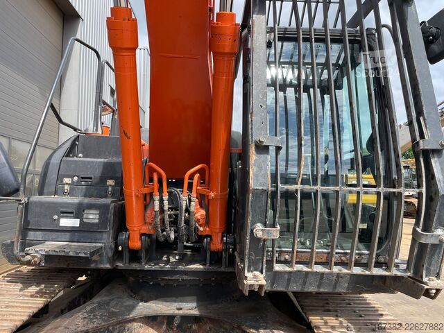 Excavator pe șenile Hitachi ZX210LC-6