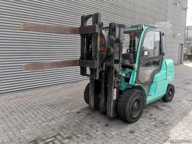 Carretilla elevadora Mitsubishi FD 45 NT  Triplex  Diesel  1500 Hours!