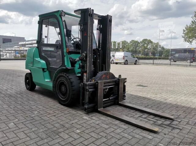 Carretilla elevadora Mitsubishi FD 45 NT  Triplex  Diesel  1500 Hours!