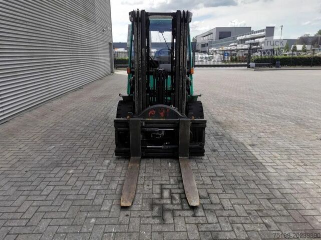 Carretilla elevadora Mitsubishi FD 45 NT  Triplex  Diesel  1500 Hours!