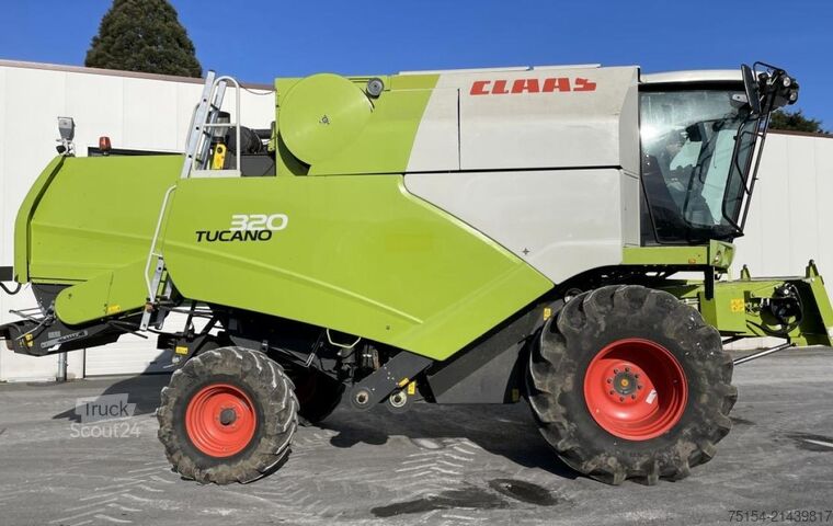 Ceifeira-debulhadora CLAAS Tucano 320