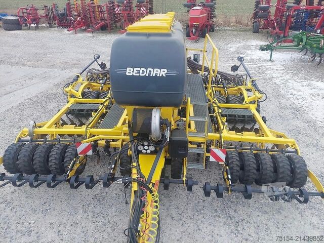 Såmaskine  Bednar Omega OO6000 FL mit Alfa-Drill