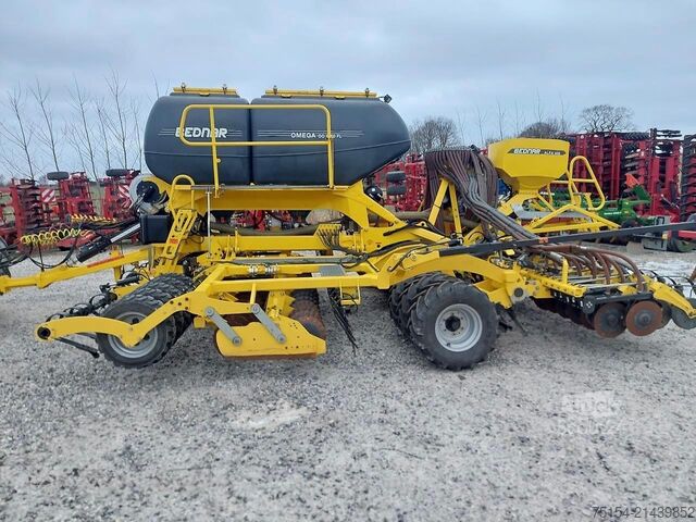 Såmaskine  Bednar Omega OO6000 FL mit Alfa-Drill