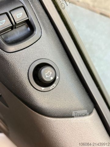 Bestelwagen FORD Transit Custom Trail Klima Tempomat AHK LED