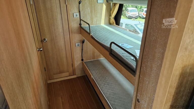Matkailuauto Neoplan Starliner 2 XXL Wohnbus Setra