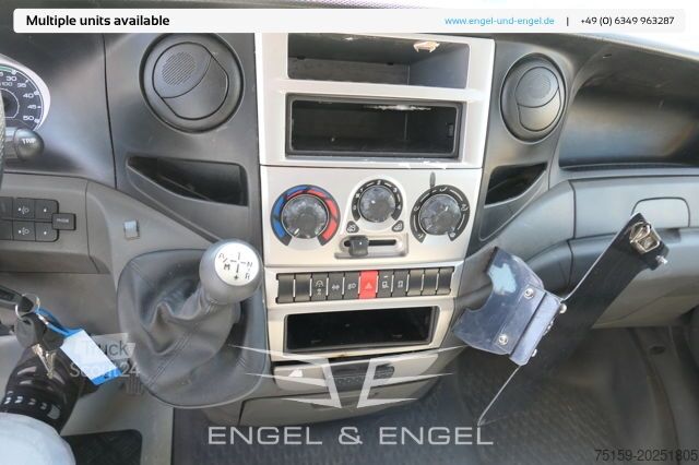 Furgoneta caja iveco Daily 35 S11 C30C AUTOMATIK KAMERA MAXI Regale LUFT DURCHGANG