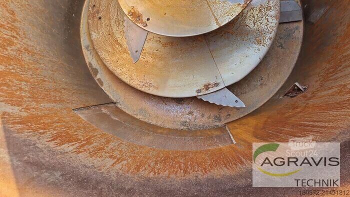 Tecnologia di insilamento Strautmann VERTI-MIX 1050