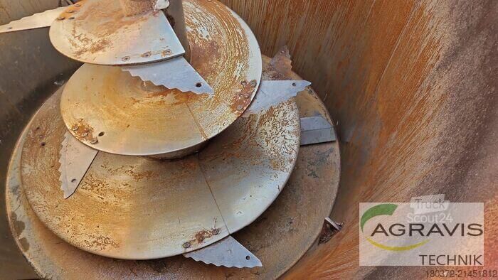 Tecnologia di insilamento Strautmann VERTI-MIX 1050