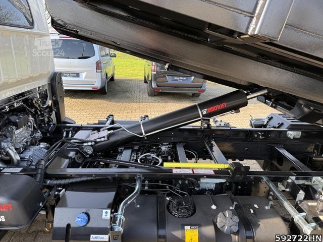 Tilpasset varebil FUSO Canter 7C18 HIAB-Abrollkipper Vfhrzg.