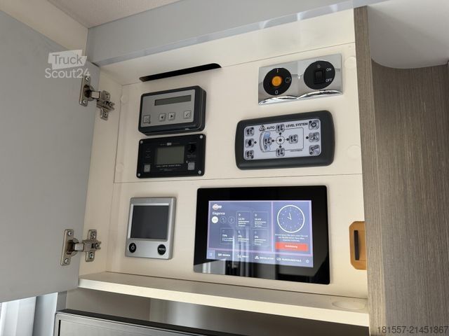 Camping-car intégral BÜRSTNER Elegance I 910 G 700 W Solar, 7000km, Hubstützen