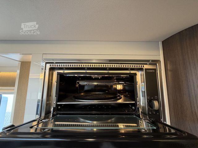 Camping-car intégral BÜRSTNER Elegance I 910 G 700 W Solar, 7000km, Hubstützen