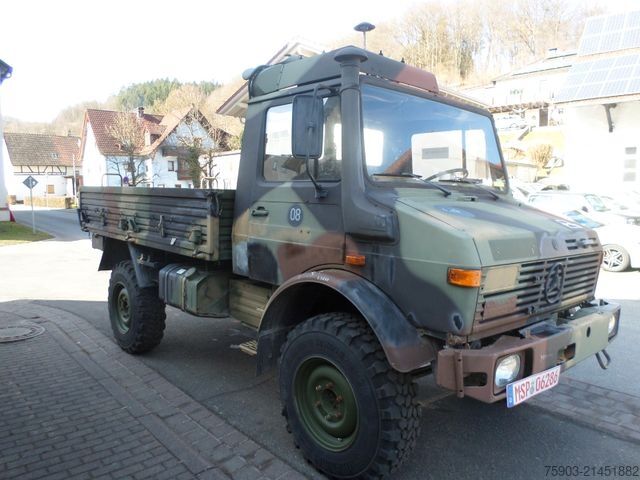 Camion plateau MERCEDES-BENZ Unimog MIL 2 To U 1300 L  aus Bw bestand