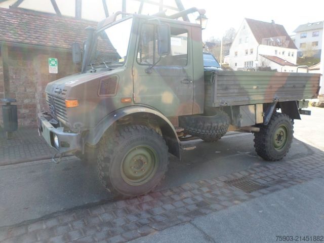 Camion plateau MERCEDES-BENZ Unimog MIL 2 To U 1300 L  aus Bw bestand