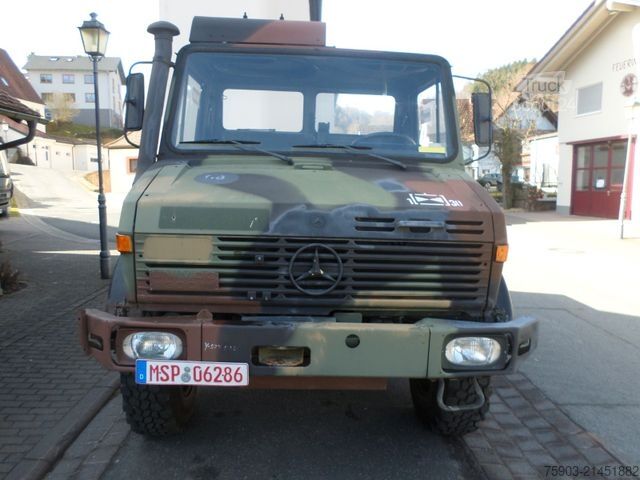 Camion plateau MERCEDES-BENZ Unimog MIL 2 To U 1300 L  aus Bw bestand