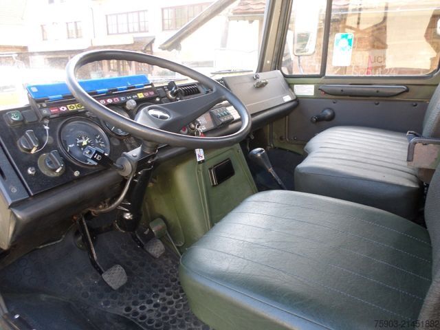 Camion plateau MERCEDES-BENZ Unimog MIL 2 To U 1300 L  aus Bw bestand