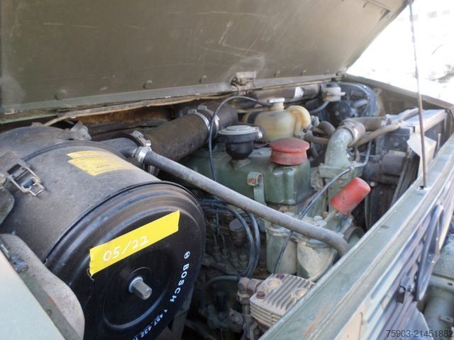 Camion plateau MERCEDES-BENZ Unimog MIL 2 To U 1300 L  aus Bw bestand