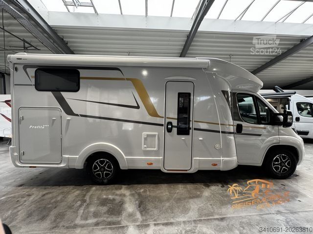 Half-integraal camper EURAMOBIL Profila T 695 EB Ausstellungsfahrzeug