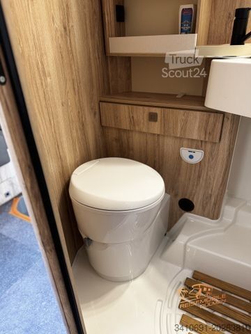 Half-integraal camper EURAMOBIL Profila T 695 EB Ausstellungsfahrzeug