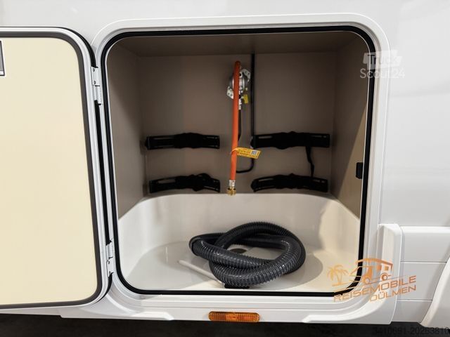 Half-integraal camper EURAMOBIL Profila T 695 EB Ausstellungsfahrzeug