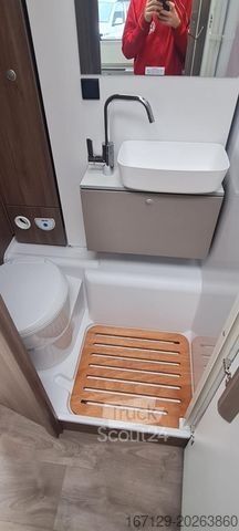 Camping-car semi-intégré CARADO T 328 5 Sitz und Schlafplätze