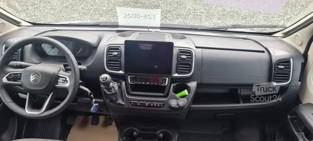 Autorulotă semi-integrată CARADO T 328 5 Sitz und Schlafplätze