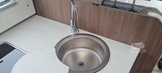 Camping-car semi-intégré CARADO T 328 5 Sitz und Schlafplätze