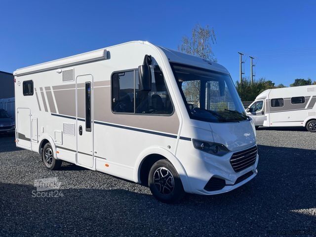 Autorulotă integrată CARADO I 338